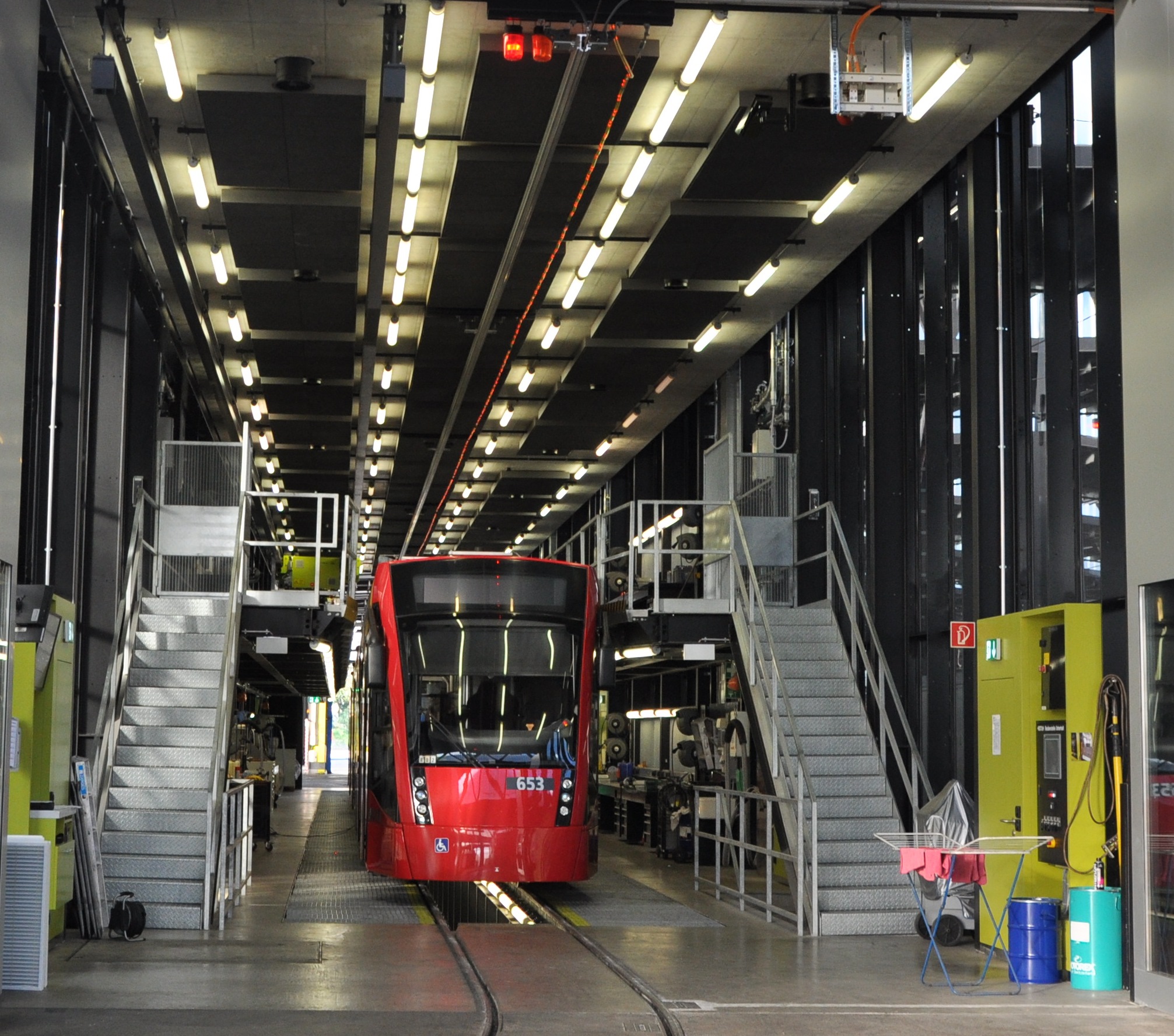 Warnleuchte WL100 750 VDC – Anzeige eingeschalteter Fahrleitungen direkt ab Fahrleitung gespeist